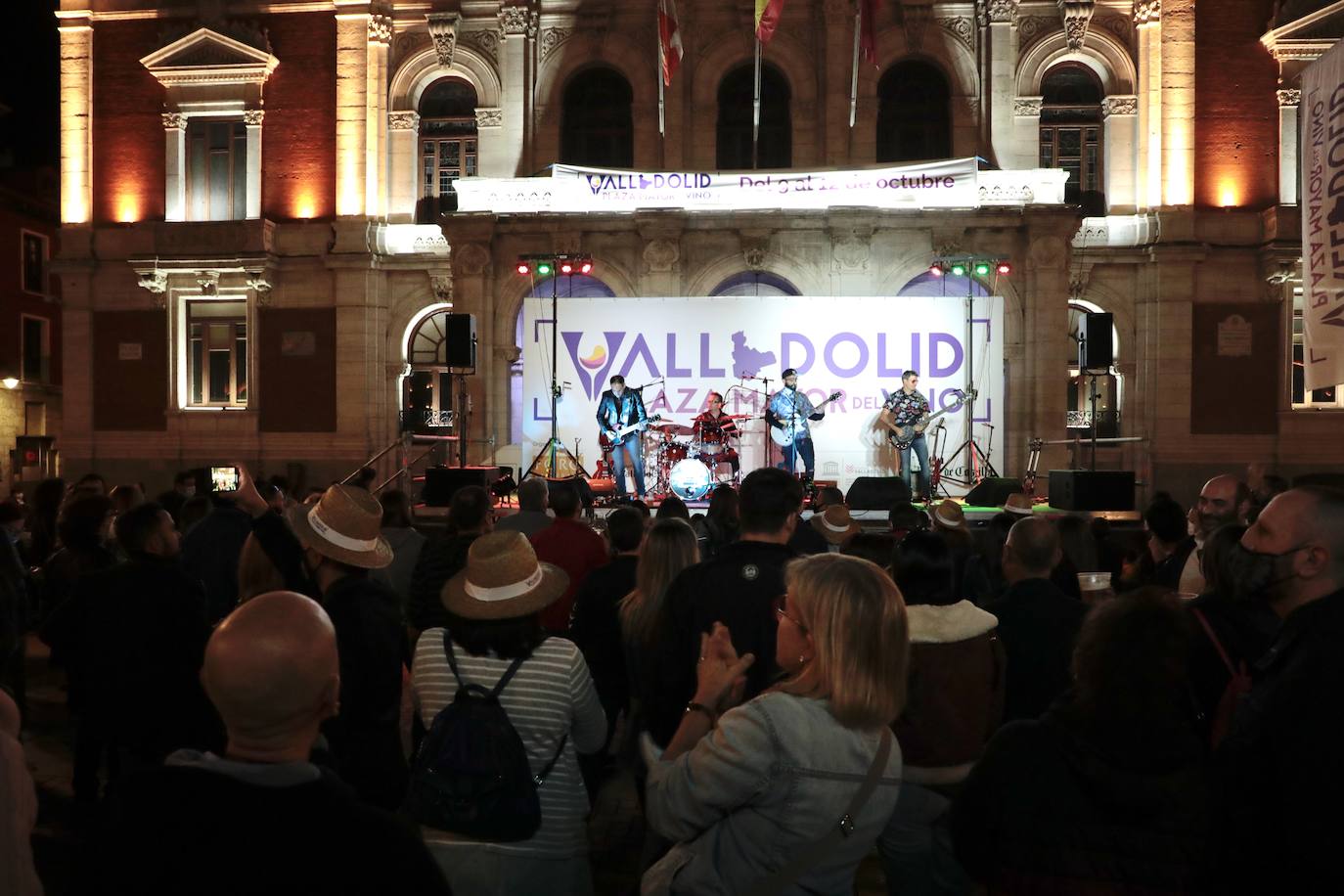 Concierto de los Cañoneros en el evento 'Valladolid. Plaza mayor del Vino'.