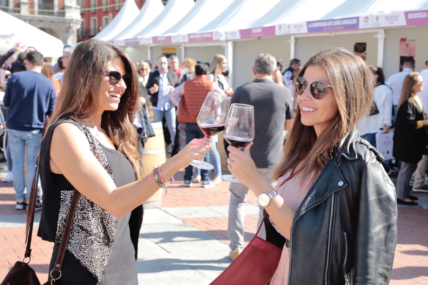 Fotos: Ambientazo durante la jornada del domingo en el evento &#039;Valladolid. Plaza Mayor del Vino&#039;