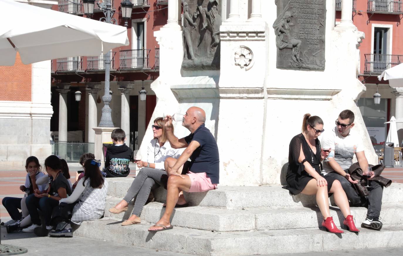 Fotos: Ambientazo durante la jornada del domingo en el evento &#039;Valladolid. Plaza Mayor del Vino&#039; (2/2)