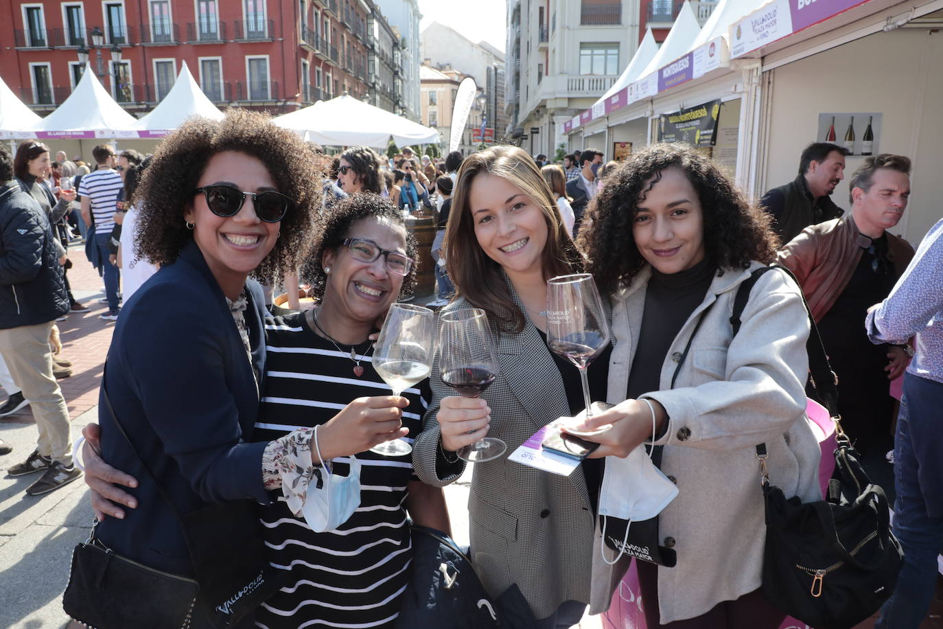 Fotos: Ambientazo durante la jornada del domingo en el evento &#039;Valladolid. Plaza Mayor del Vino&#039; (2/2)