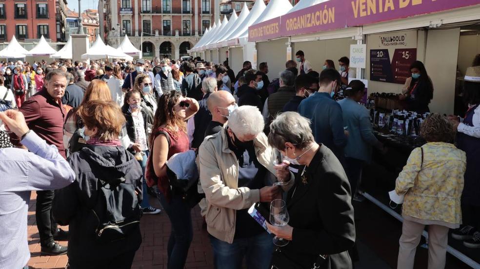 Gran ambiente durante la jornada del domingo en el evento 'Valladolid. Plaza Mayor del Vino'