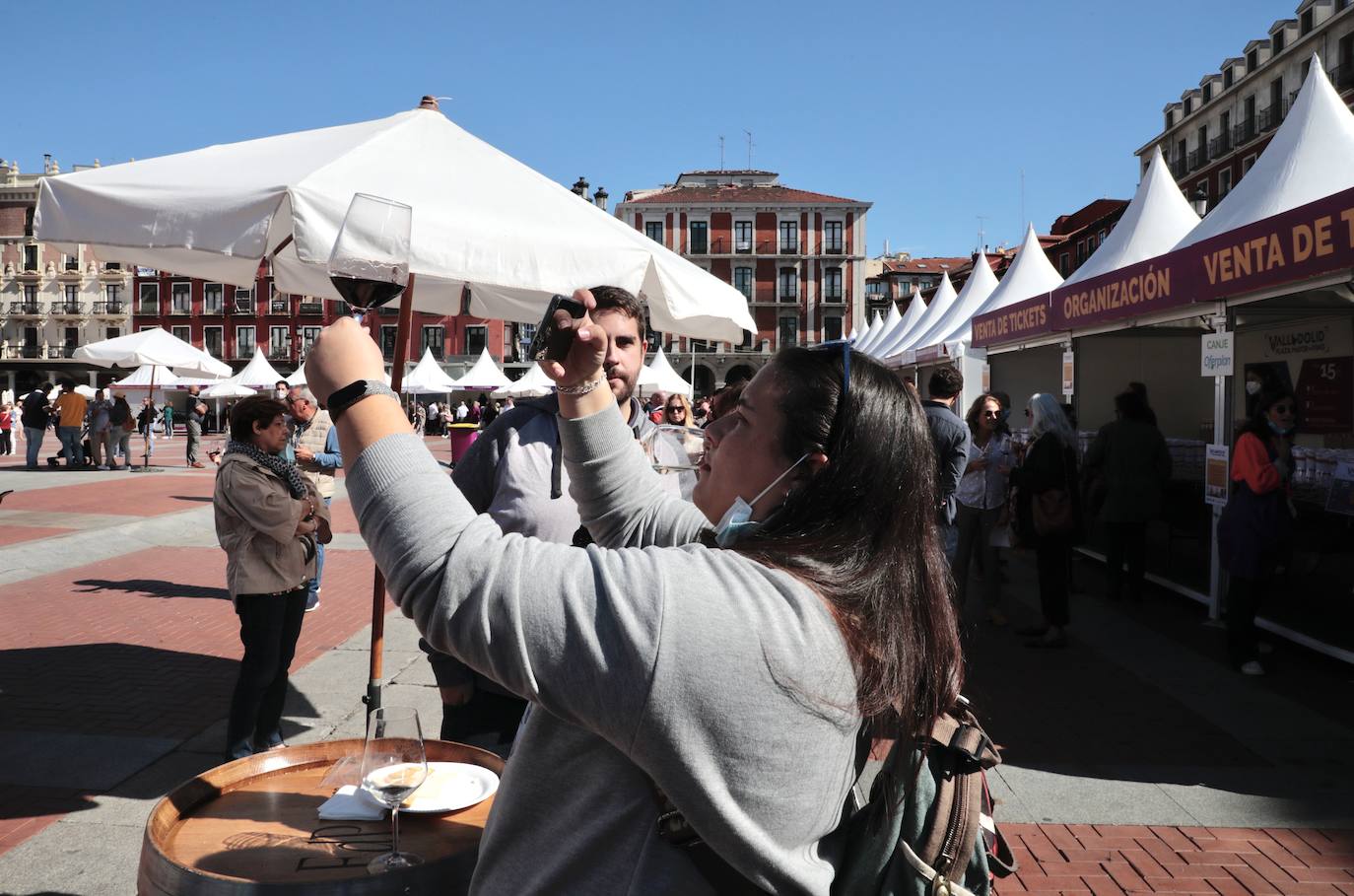 Fotos: Visita a la DO Rueda y ambiente del lunes en &#039;Valladolid. Plaza Mayor del Vino&#039;