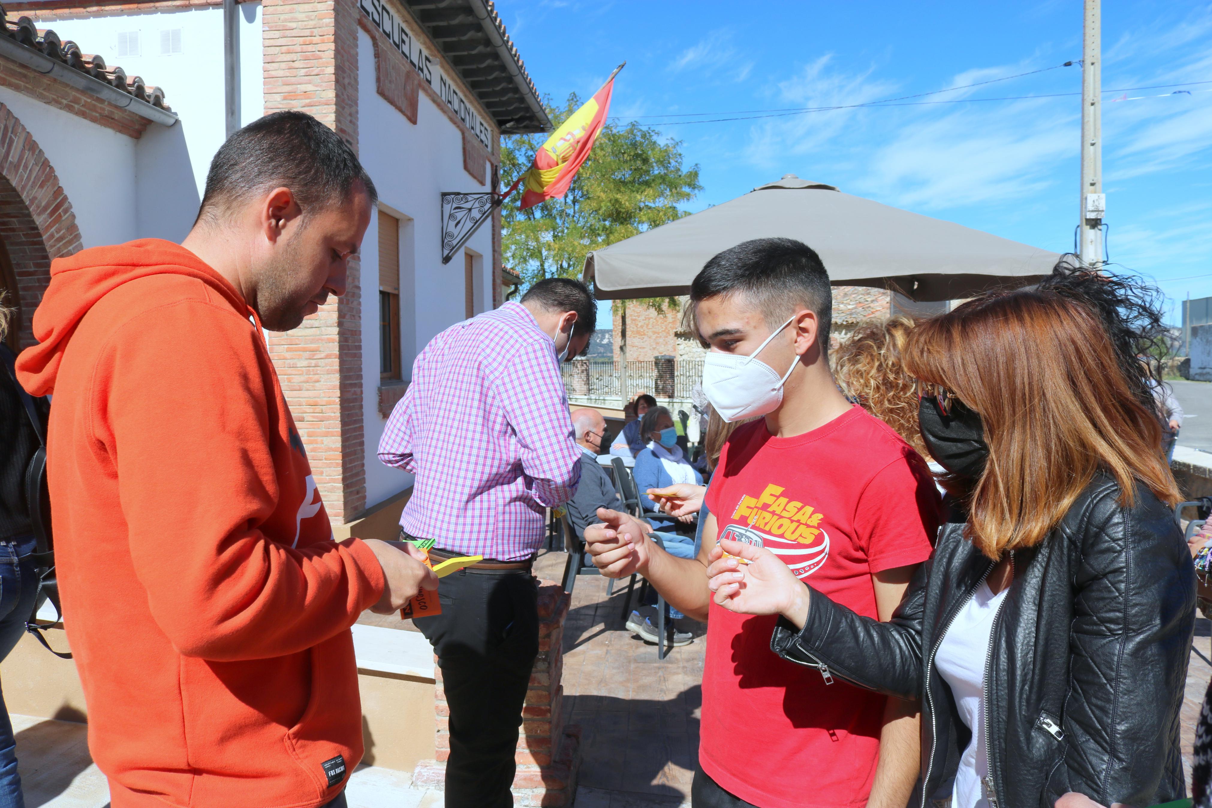 Herrera de Valdecañas inaugura su teleclub en las Antiguas Escuelas