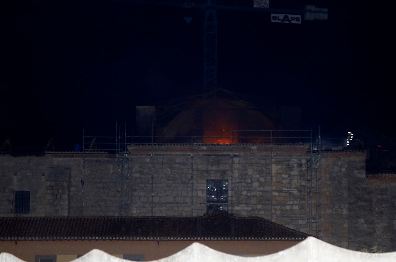 Incendio en el monasterio de Alconada.
