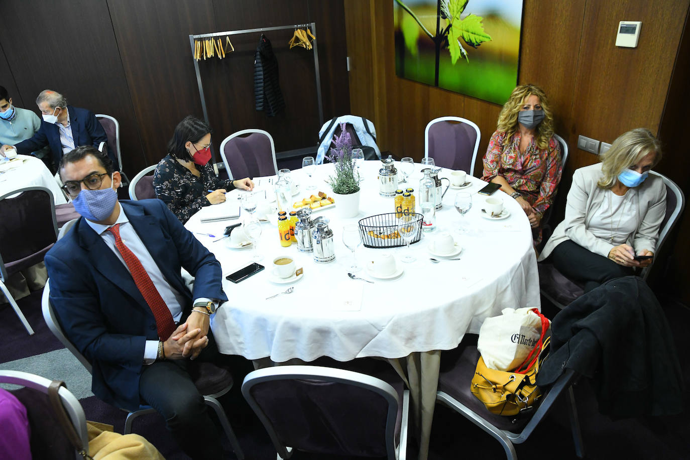 Asistentes al Foro Económico de El Norte.