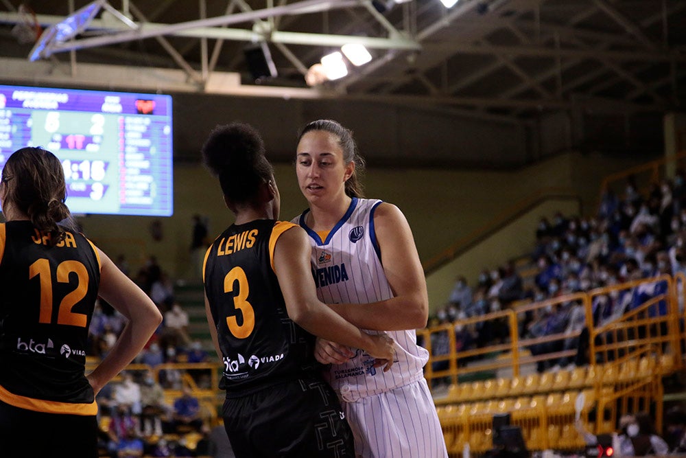 Un voluntarioso Avenida pone la segunda a costa de un débil Riga (72-41)