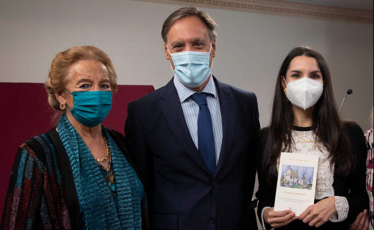 Pilar Férnandez Labrador, Carlos García Carbayo y Carmen Palomo. 