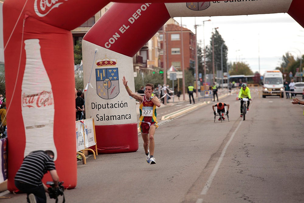 Santa Marta volvió a acoger la salida y llegada de la Media Maratón de la Diputación de Salamanca tras no realizarse el año pasado