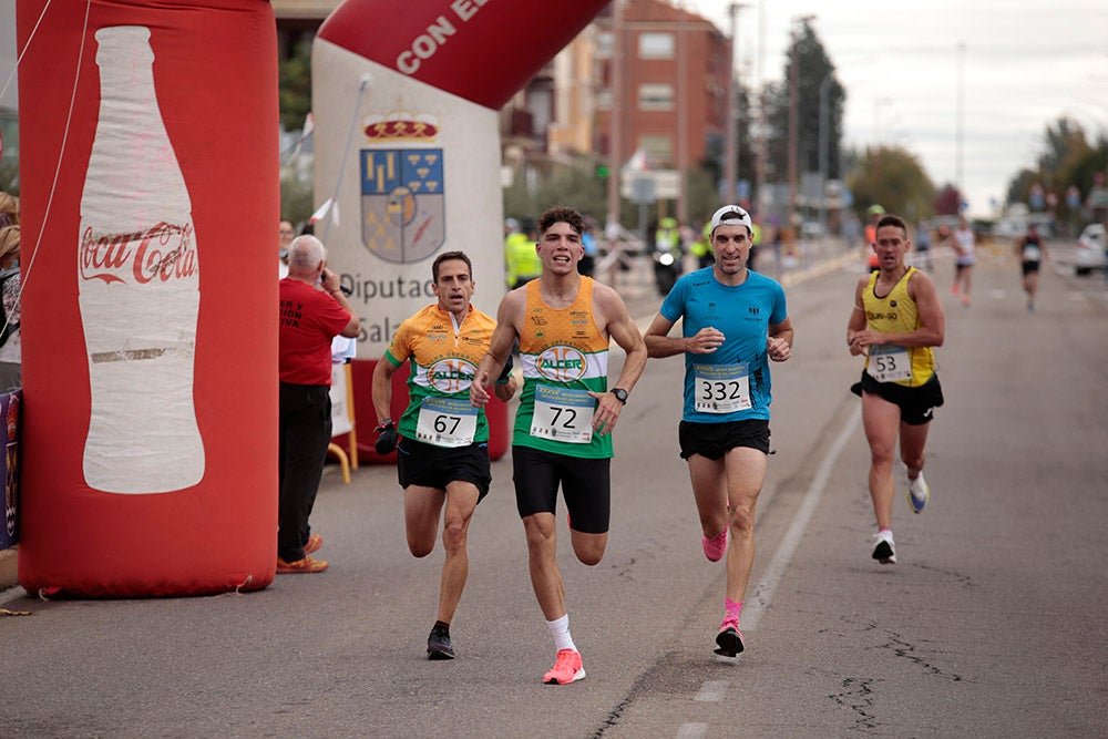 Santa Marta volvió a acoger la salida y llegada de la Media Maratón de la Diputación de Salamanca tras no realizarse el año pasado