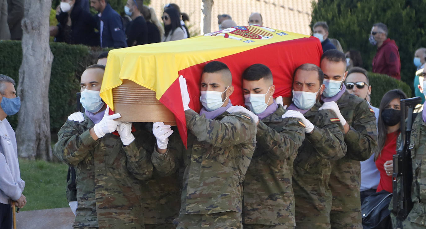 Fotos: Profundo dolor en el funeral militar por Andrés Martín