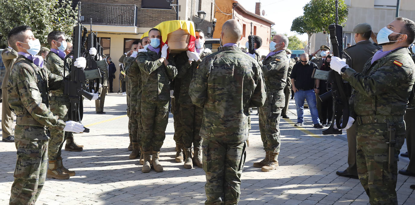 Fotos: Profundo dolor en el funeral militar por Andrés Martín