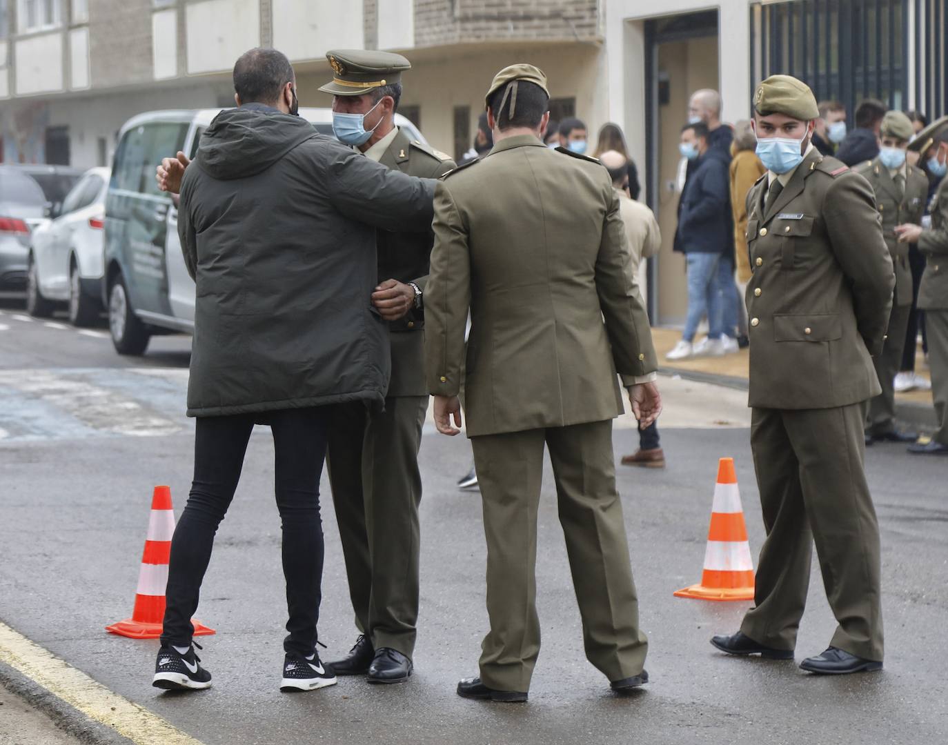 Fotos: Luto en Villamuriel por el joven militar fallecido