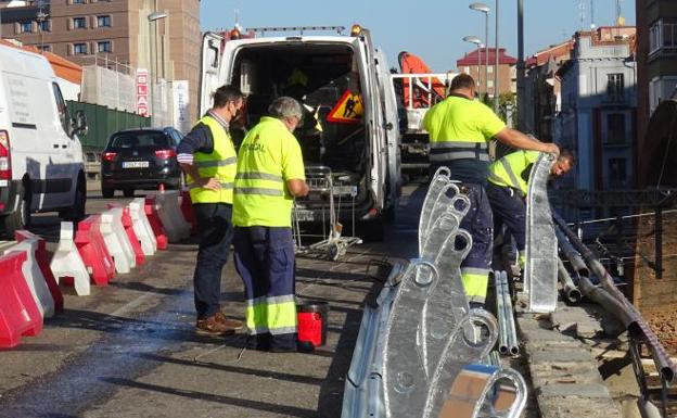 El viaducto de Arco de Ladrillo recupera el quitamiedos dos meses después de un siniestro