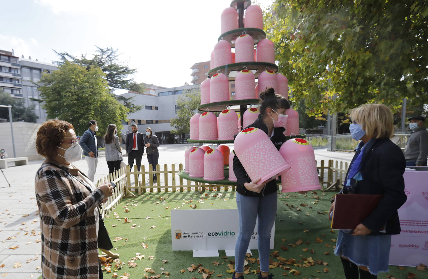 Fotos: Palencia recicla vidrio contra el cáncer de mama