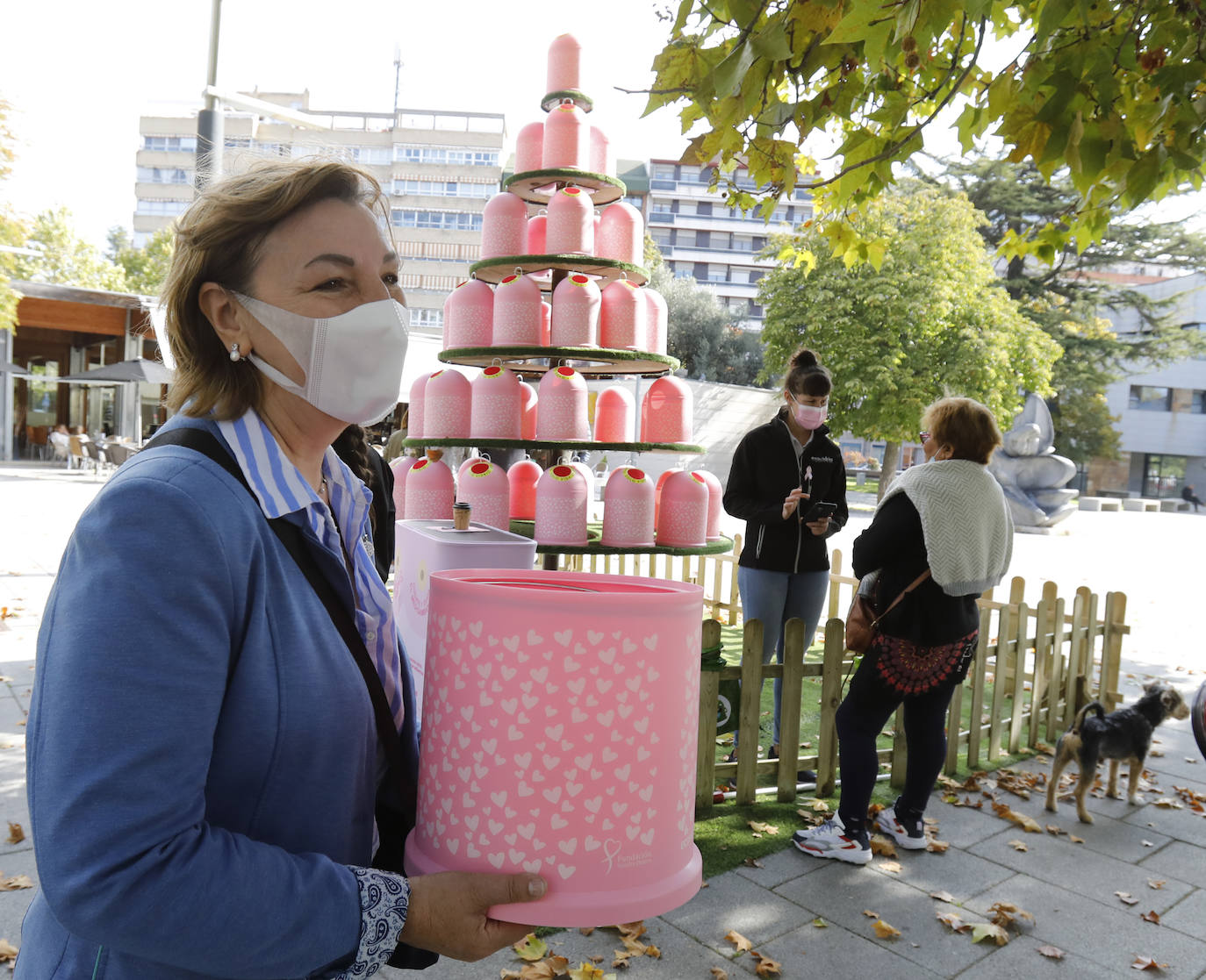 Fotos: Palencia recicla vidrio contra el cáncer de mama