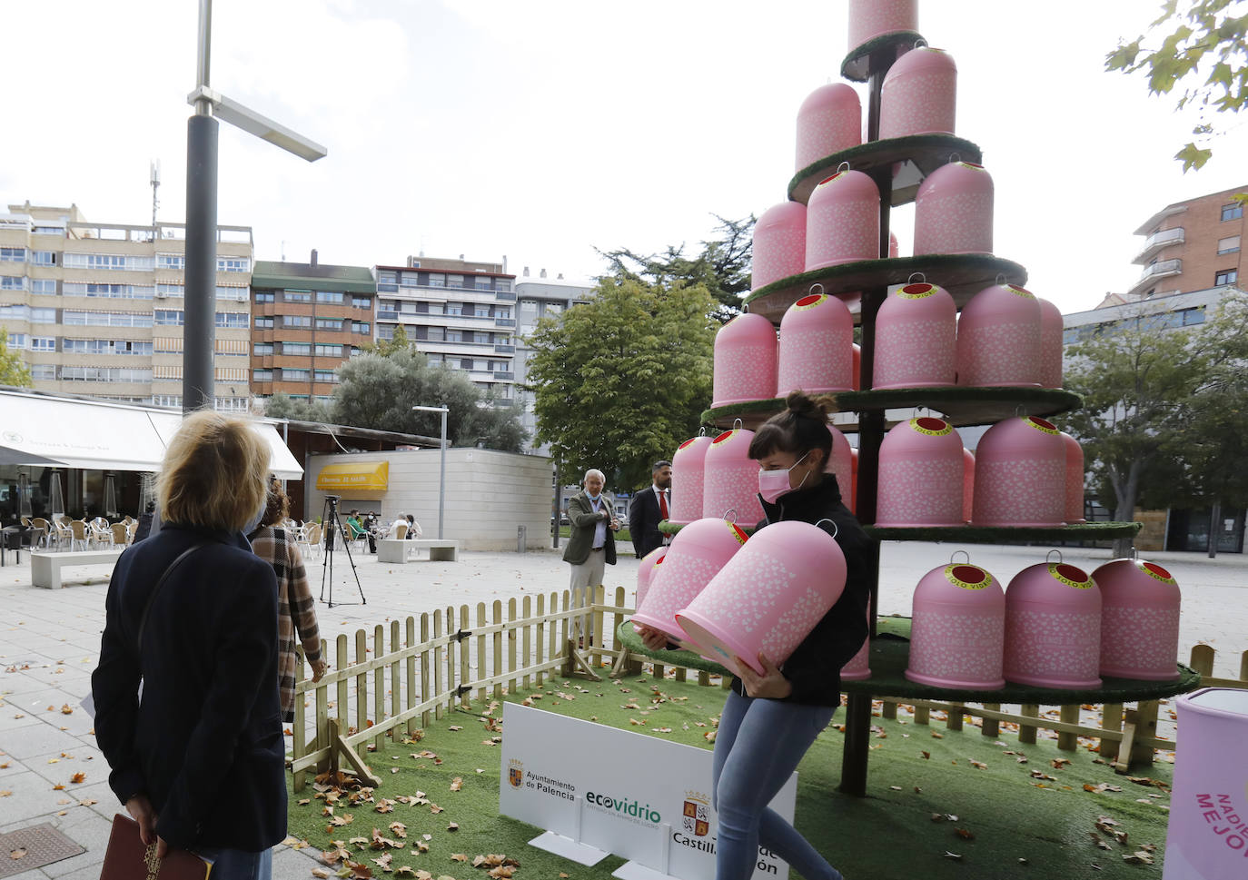 Fotos: Palencia recicla vidrio contra el cáncer de mama