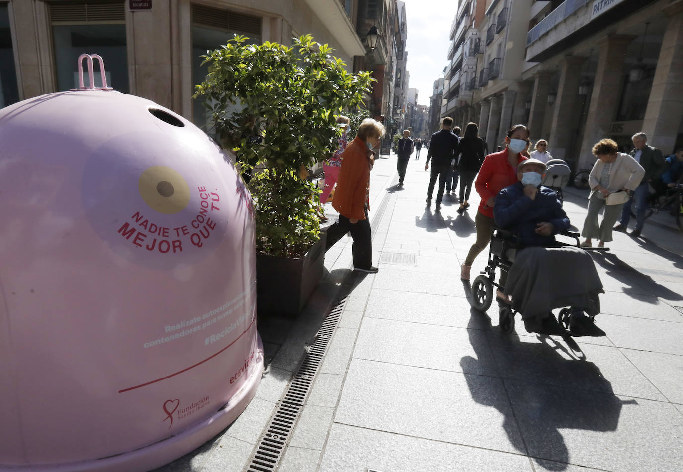 Fotos: Palencia recicla vidrio contra el cáncer de mama