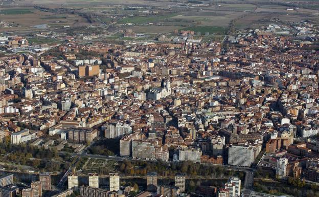 Vista aérea del centro de Valladolid, con el Paseo de Isabel La Católica en la parte inferior. 