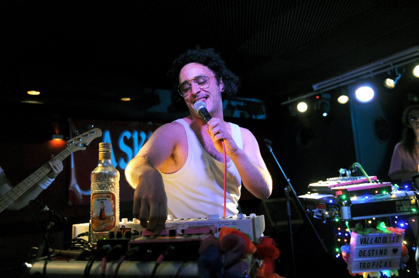 Fotos: Ritmos tropicales de Chacho Cósmico en la sala Asklepios Valladolid