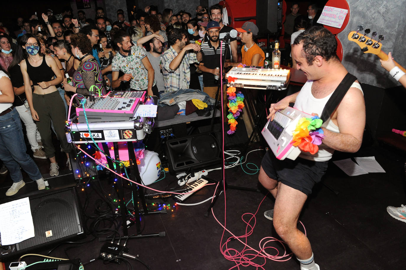 Fotos: Ritmos tropicales de Chacho Cósmico en la sala Asklepios Valladolid