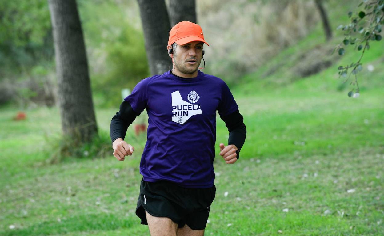 Un corredor en la pasada edición de la Pucela Run. 