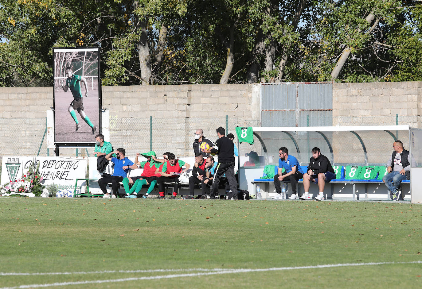El partido ante el Villarcayo se detuvo en el minuto 8, dorsal del fallecido, en su memoria.