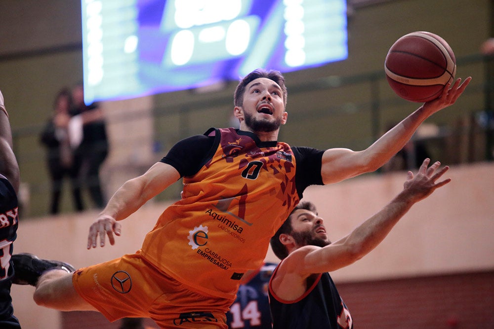 Festival desde el triple de Aquimisa para sumar su primer triunfo liguero ante un descendido de LEB Oro (91-75)