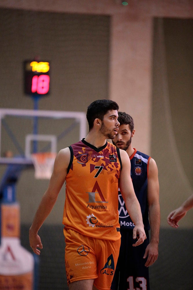 Festival desde el triple de Aquimisa para sumar su primer triunfo liguero ante un descendido de LEB Oro (91-75)