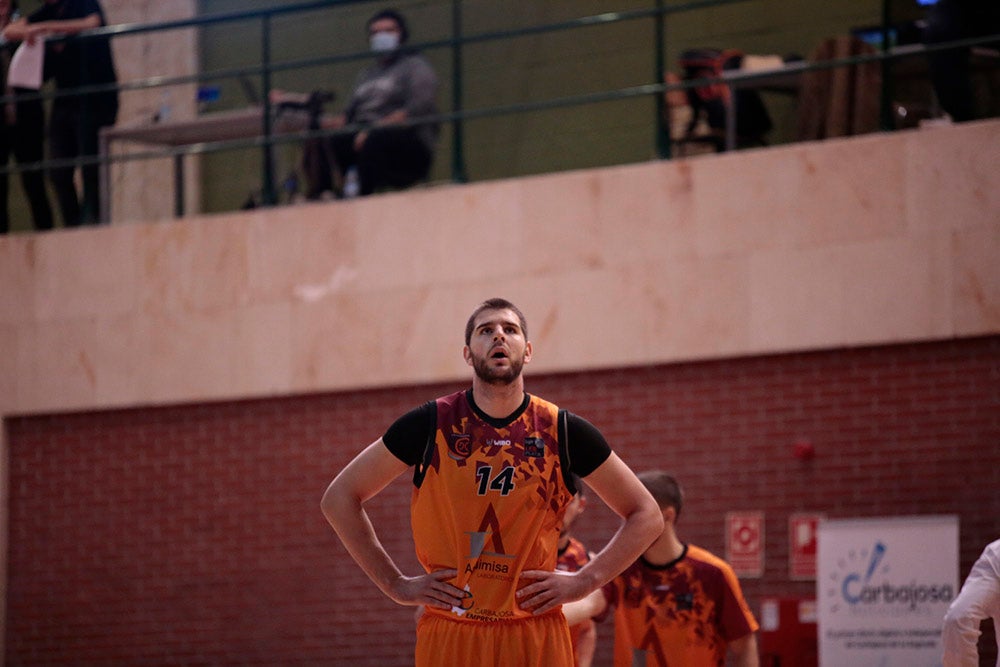 Festival desde el triple de Aquimisa para sumar su primer triunfo liguero ante un descendido de LEB Oro (91-75)