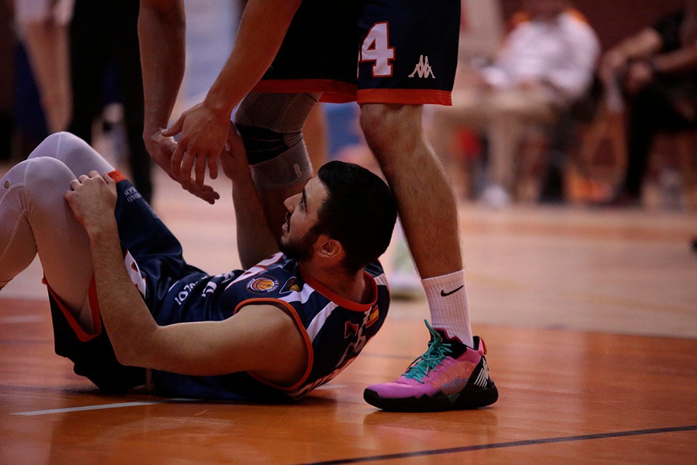 Festival desde el triple de Aquimisa para sumar su primer triunfo liguero ante un descendido de LEB Oro (91-75)