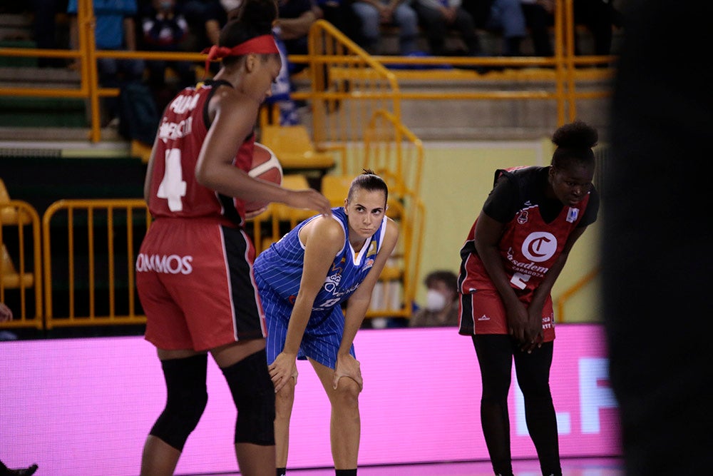 El CB Avenida sufre ante el Casademont Zaragoza para alcanzar el quinto triunfo (69-59)