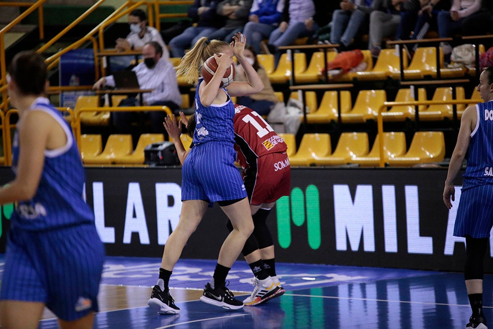 El CB Avenida sufre ante el Casademont Zaragoza para alcanzar el quinto triunfo (69-59)