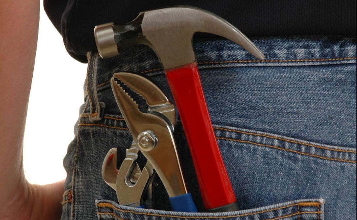 Alemania busca fontaneros y electricistas y Noruega peluqueros