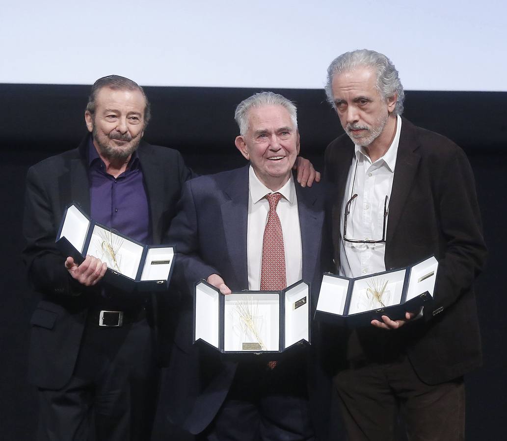 2015. Juan Diego, Juan Marine y Fernando Trueba reciben las espigas de honor.