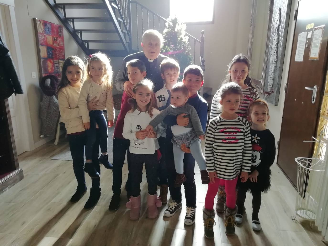 Junto a una decena de bisnietos.