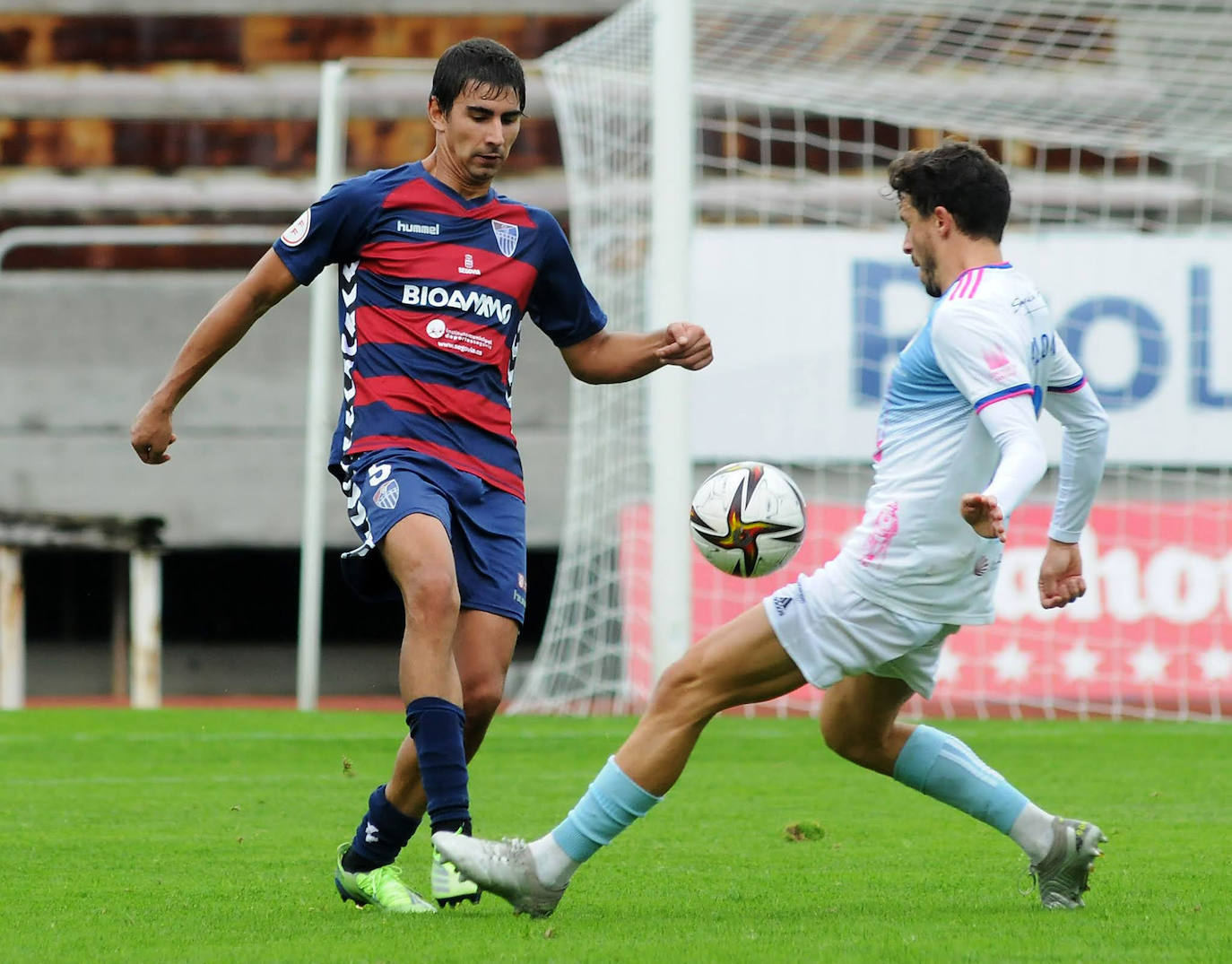 Partido entre el Compostela y la Gimnástica Segoviana 