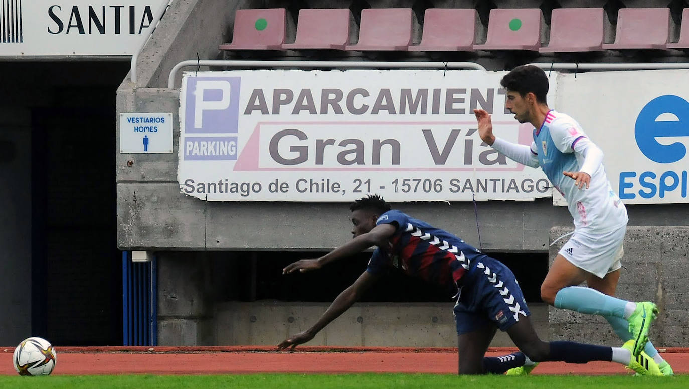 Partido entre el Compostela y la Gimnástica Segoviana 