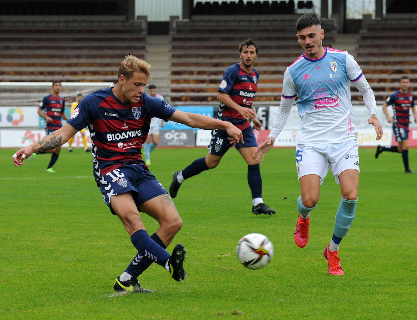 Partido entre el Compostela y la Gimnástica Segoviana 