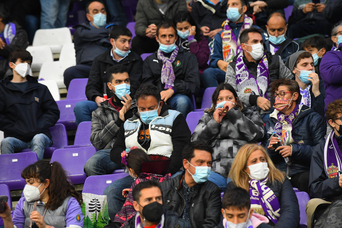 Fotos: Las imágenes de la grada de Zorrilla en el Real Valladolid-Eibar