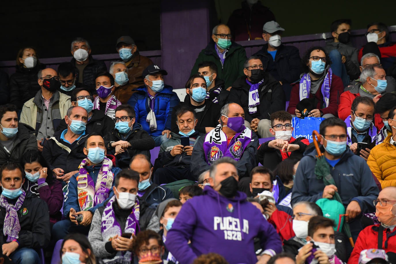 Fotos: Las imágenes de la grada de Zorrilla en el Real Valladolid-Eibar