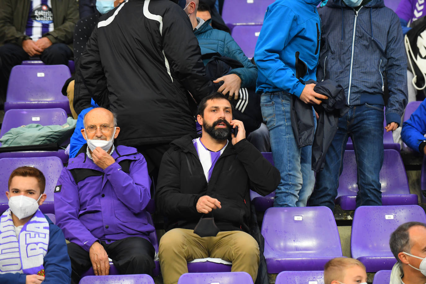 Fotos: Las imágenes de la grada de Zorrilla en el Real Valladolid-Eibar