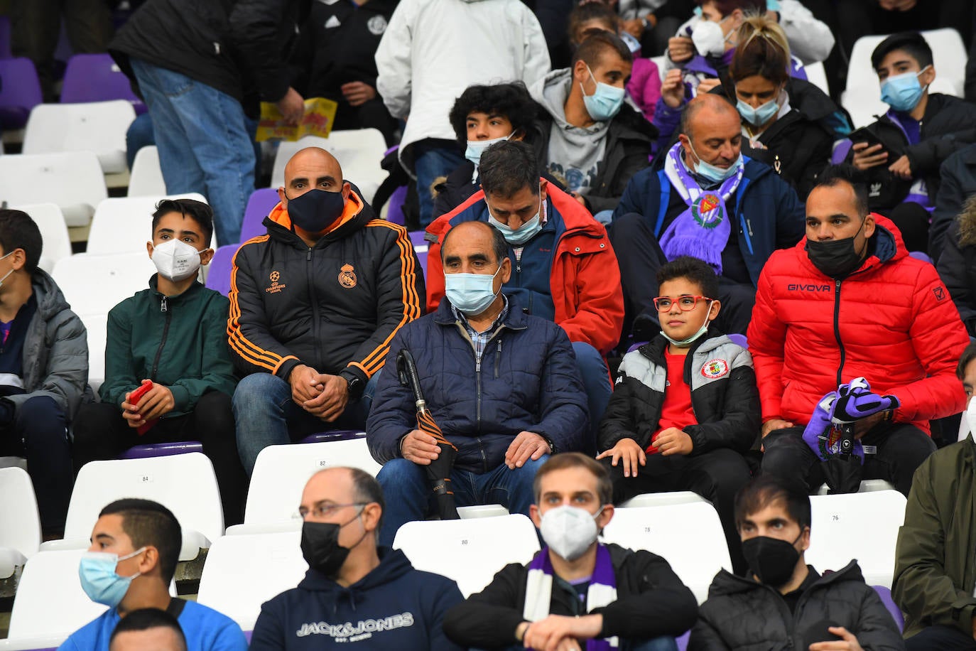 Fotos: Las imágenes de la grada de Zorrilla en el Real Valladolid-Eibar