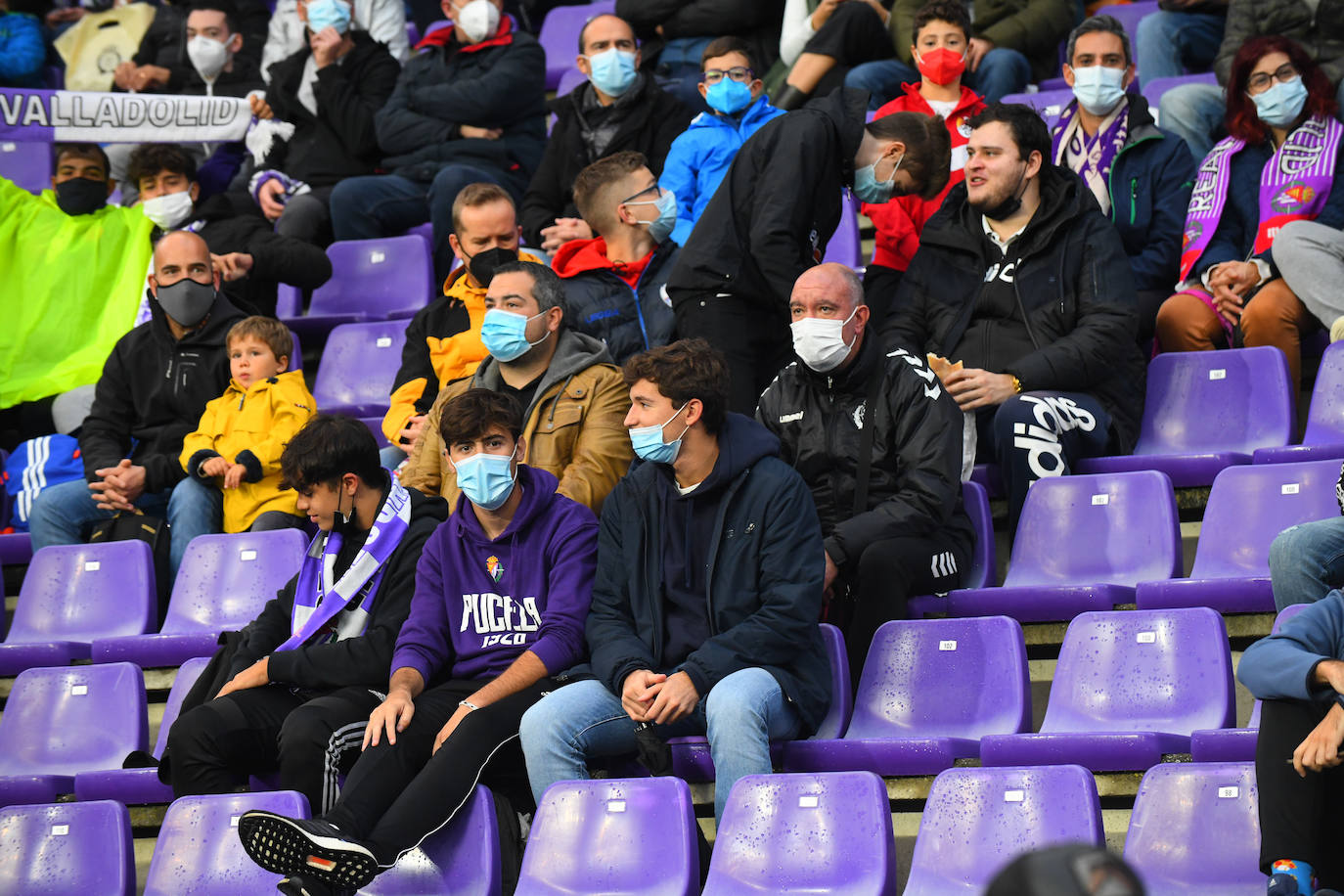 Fotos: Las imágenes de la grada de Zorrilla en el Real Valladolid-Eibar