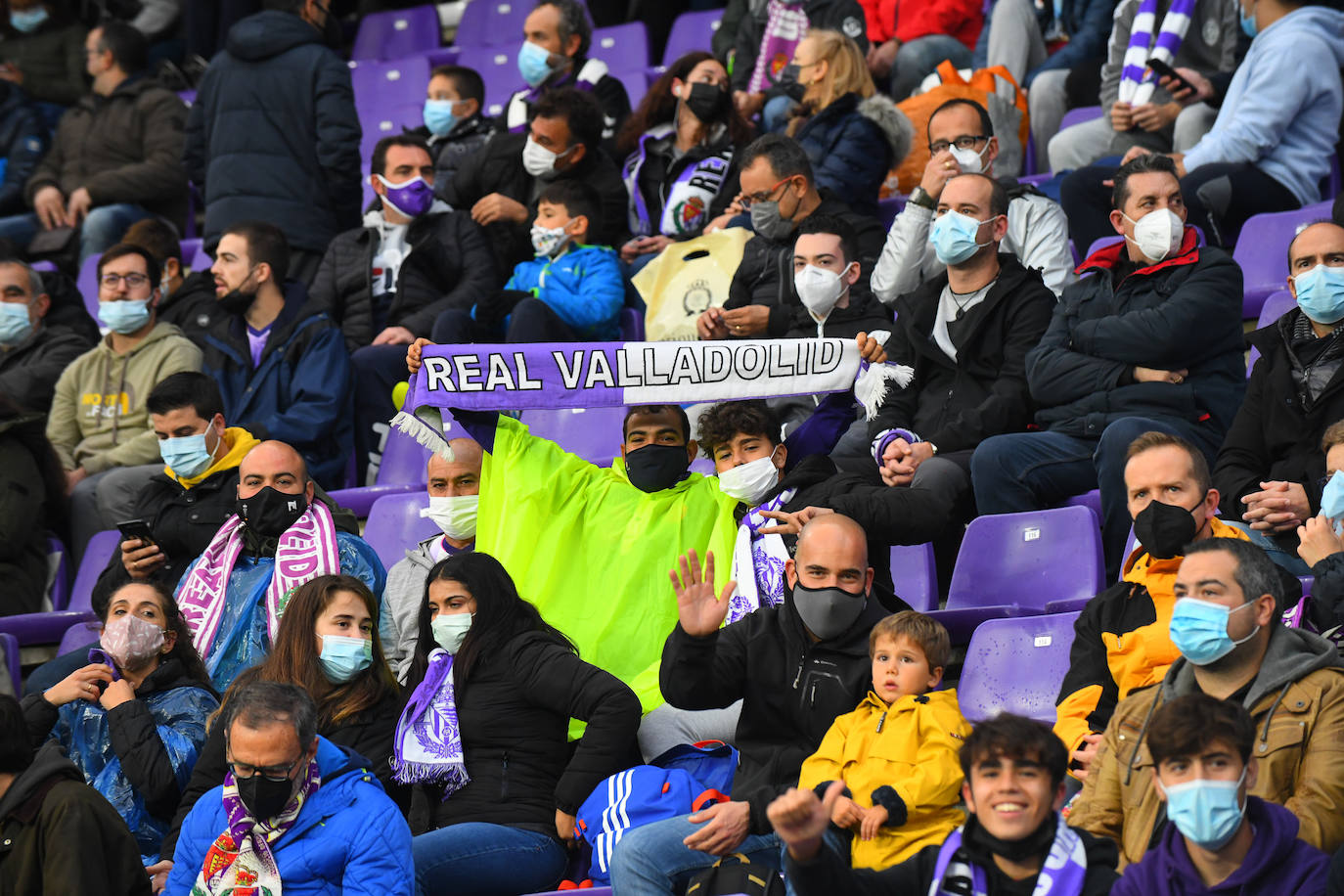 Fotos: Las imágenes de la grada de Zorrilla en el Real Valladolid-Eibar