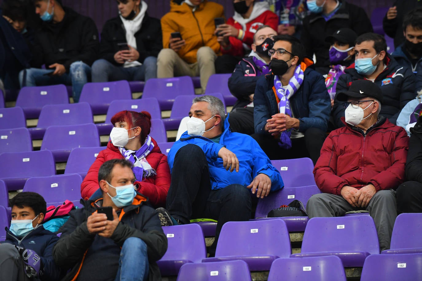 Fotos: Las imágenes de la grada de Zorrilla en el Real Valladolid-Eibar