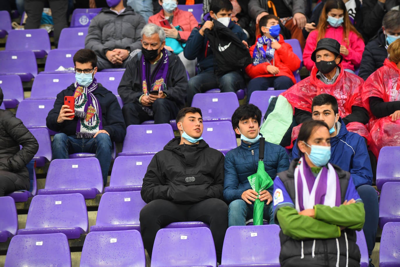 Fotos: Las imágenes de la grada de Zorrilla en el Real Valladolid-Eibar