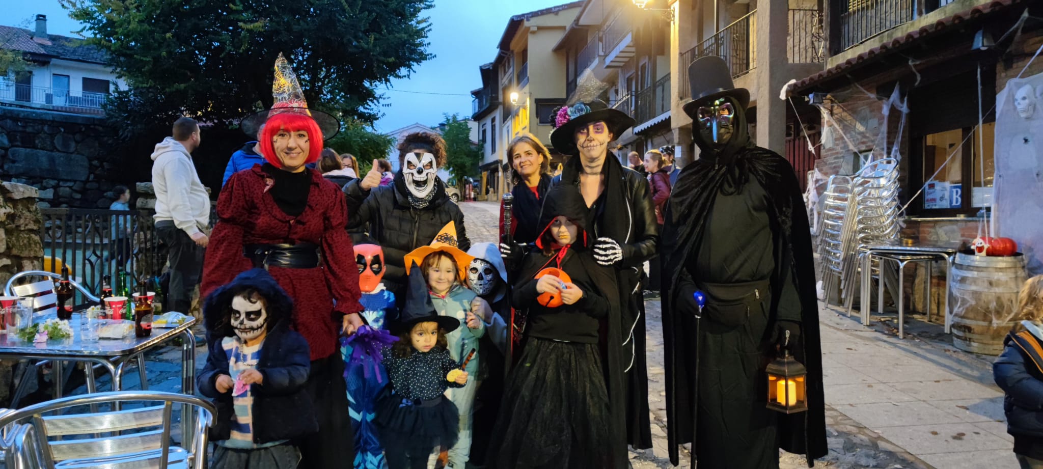 Calbochada y disfraces de Halloween en Linares de Riofrío, Villanueva del Conde y Nava de Francia