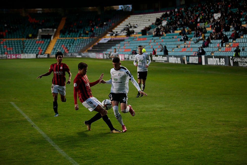Pesadilla para el Salamanca UDS en el Helmántico ante el líder Unión Adarve (0-1)