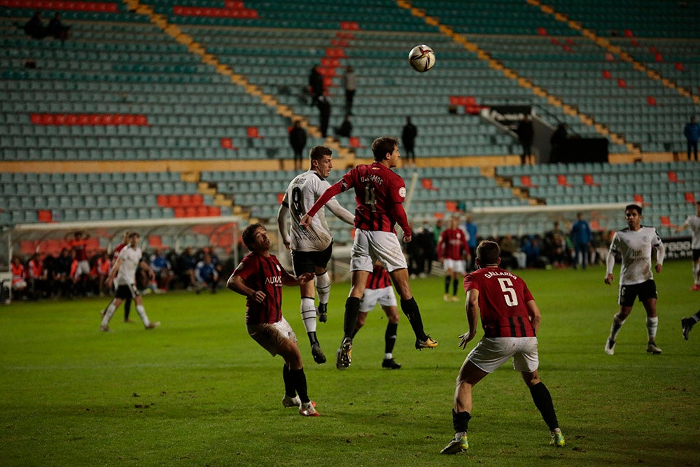 Pesadilla para el Salamanca UDS en el Helmántico ante el líder Unión Adarve (0-1)