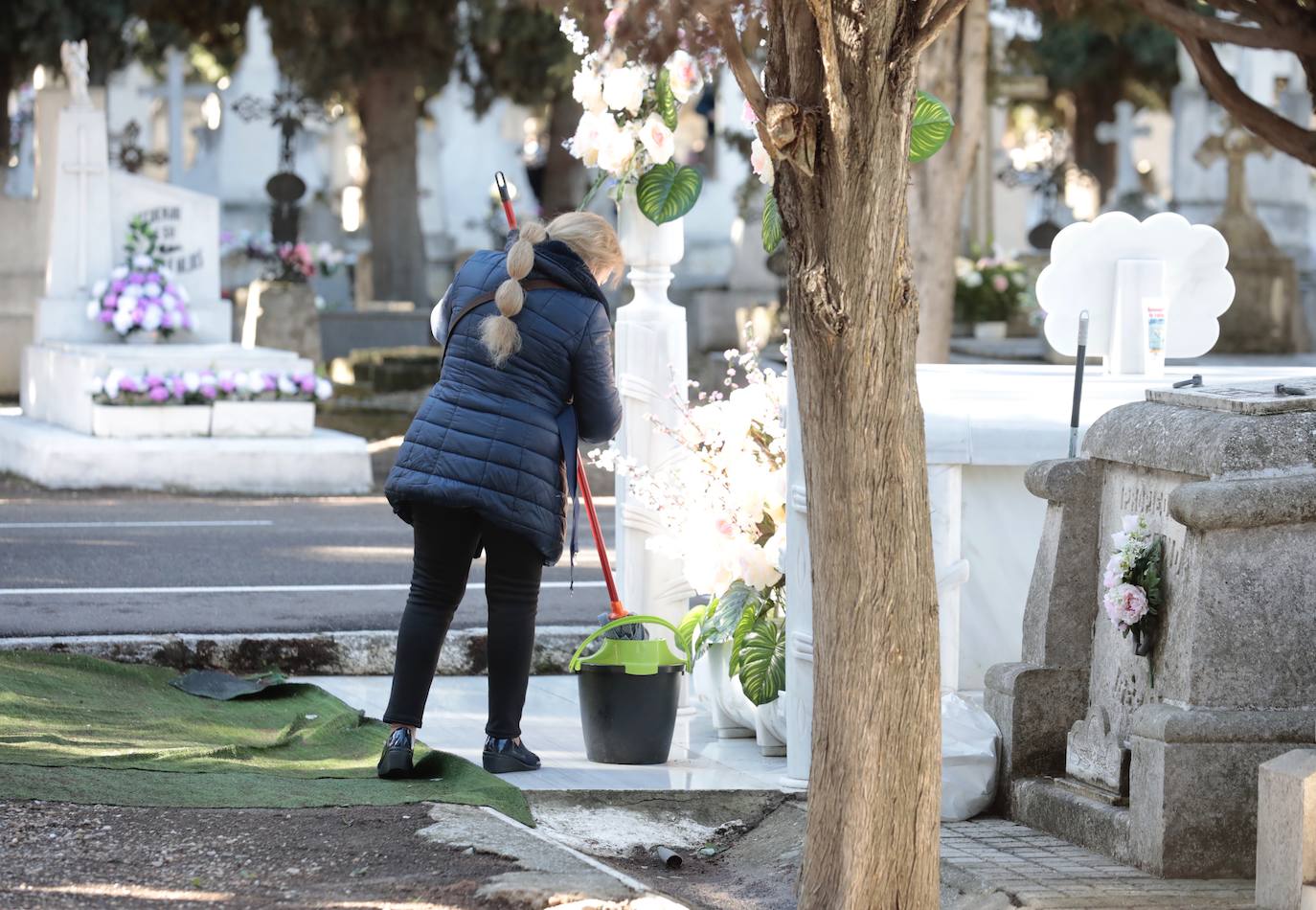 Día de Todos los Santos en el Cementerio del Carmen de Valladolid.